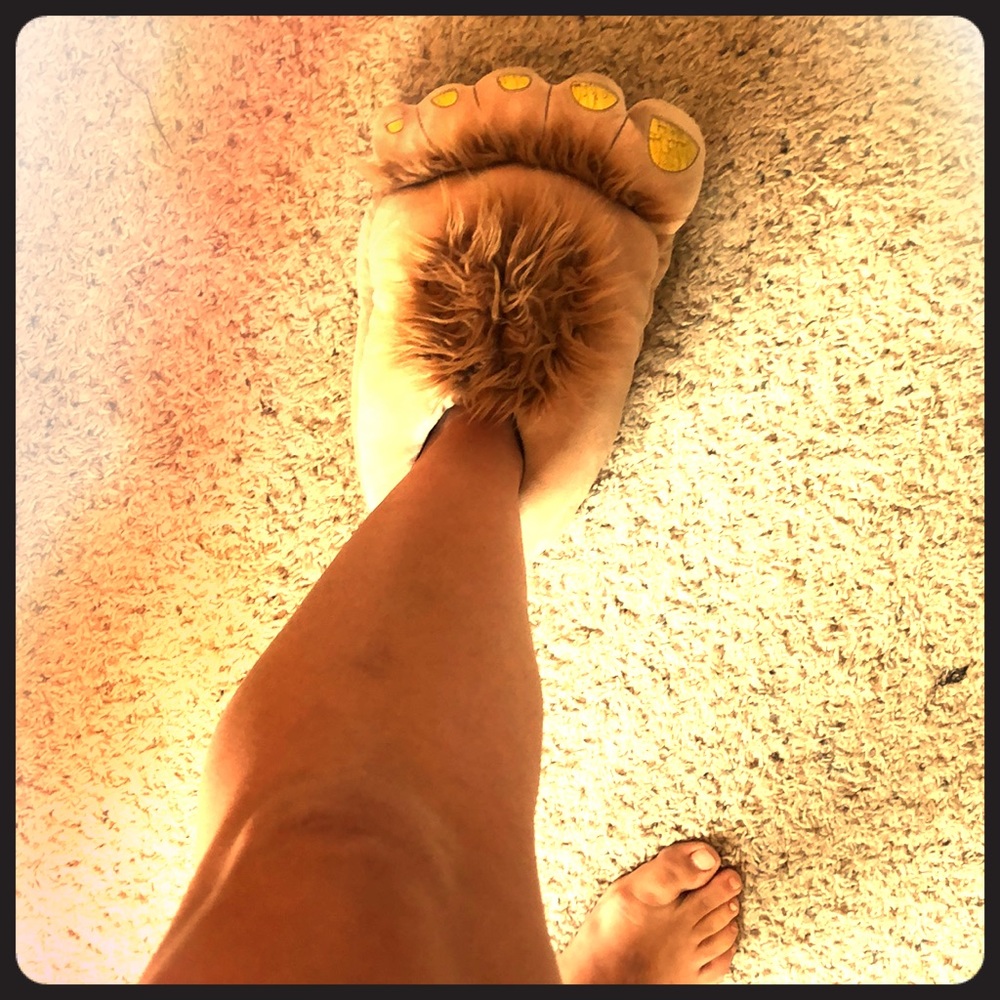 BIGFEET! Bigfoot spotted on Poshmark!!!